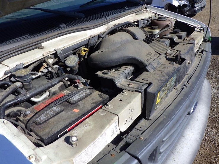 2003-ford-cargo-image-11