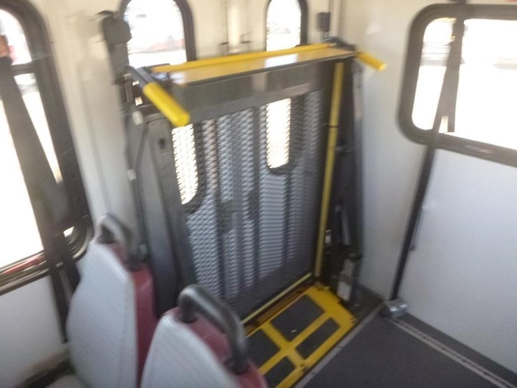 2014-ford-e450-image-9