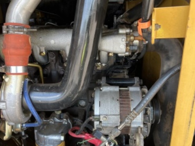 caterpillar-928g-image-19