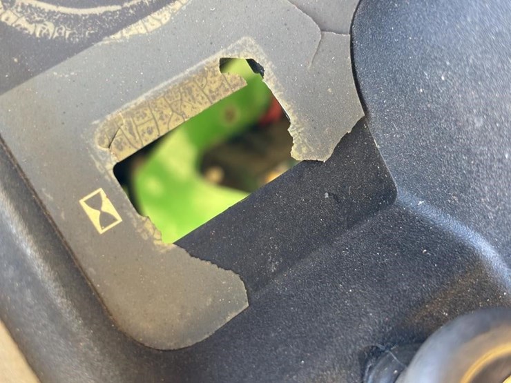 2012-john-deere-gator-image-23