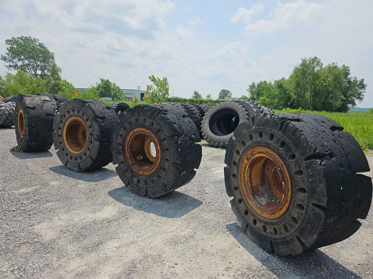 #18788-•-solid-loader-tires-image-4