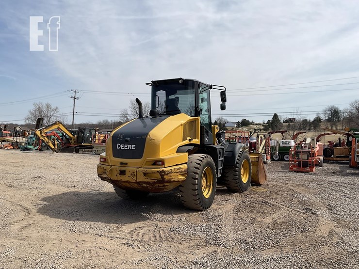 2019-deere-344l-image-4