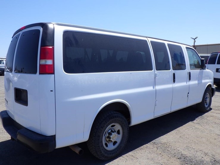 2013-chevrolet-express-3500-image-4