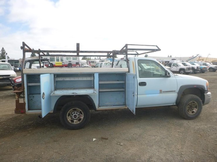 2004-gmc-2500-image-7