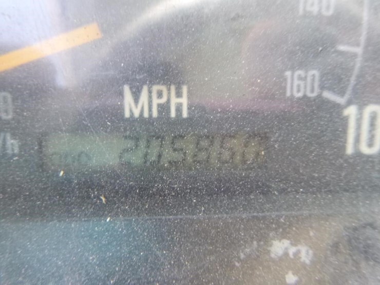 2005-isuzu-npr-image-17