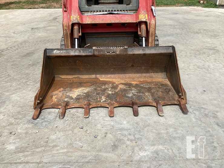 2019-takeuchi-tl8-image-11