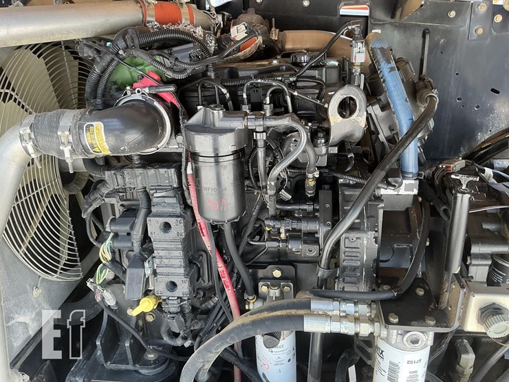 2015-jlg-g10-55a-image-11