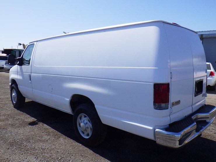 2008-ford-econoline-350-image-4