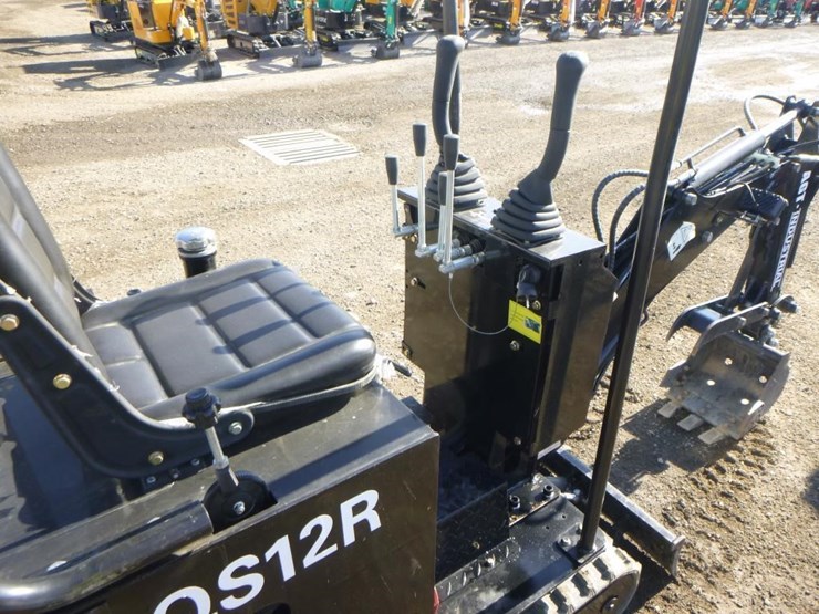 2024-agt-qs12r-hydraulic-excavator-image-22