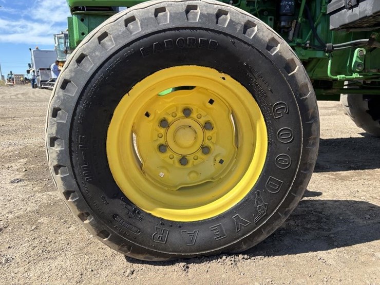 2018-john-deere-5075e-image-13