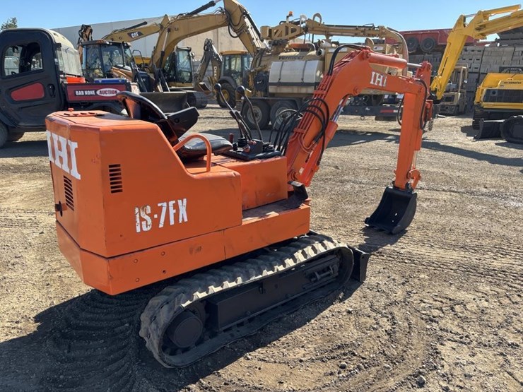 ihi-1s7fx-hydraulic-excavator-image-3