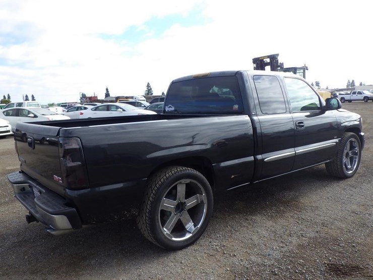 2004-gmc-1500-image-3