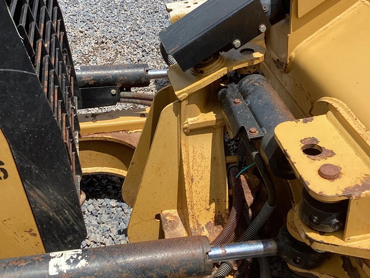 2012-caterpillar-d5k2-lgp-image-12