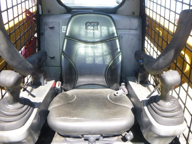 2019-caterpillar-249d-image-16