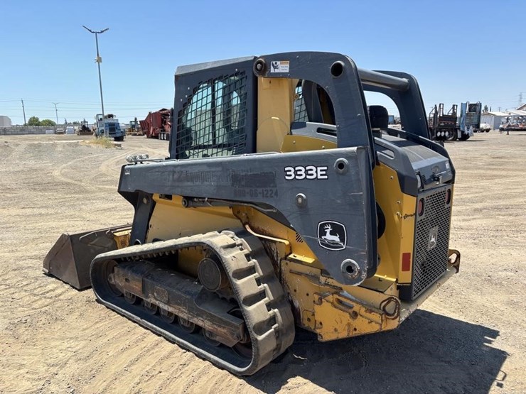 2015-deere-333e-image-4