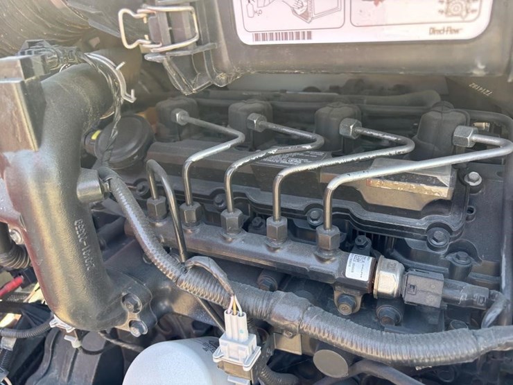 2018-bobcat-s550-image-36