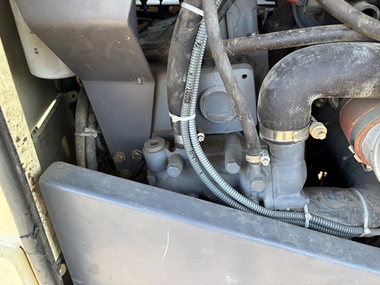 2007-volvo-mw500-image-38