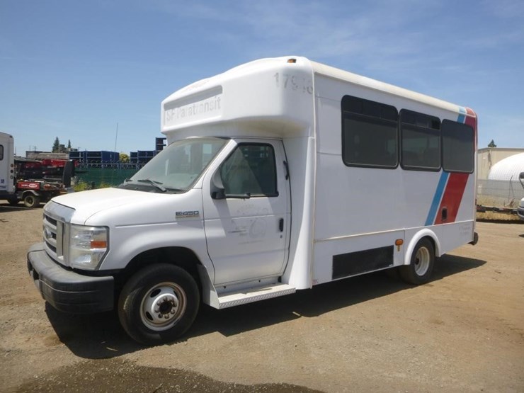 2017-ford-e450-image-2