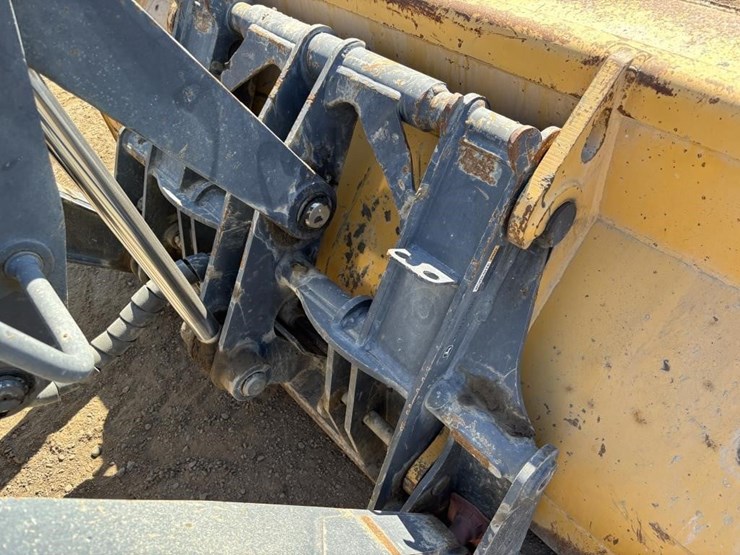 2020-deere-410l-image-12