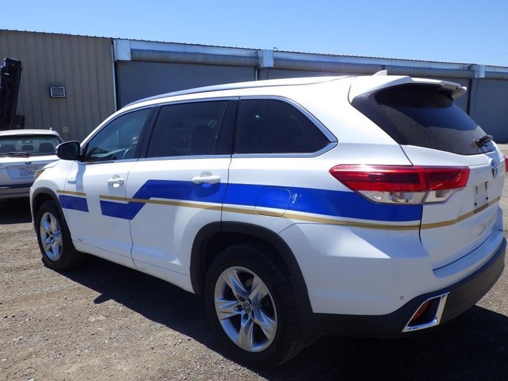 2017-toyota-highlander-image-4