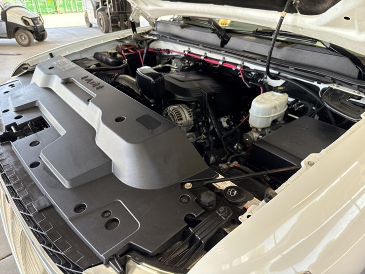 2012-chevrolet-silverado-3500hd-image-14