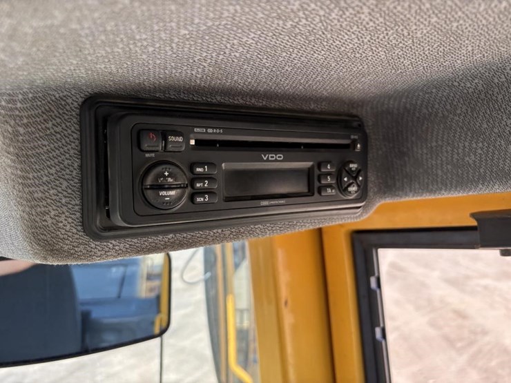 2007-volvo-l110e-image-41