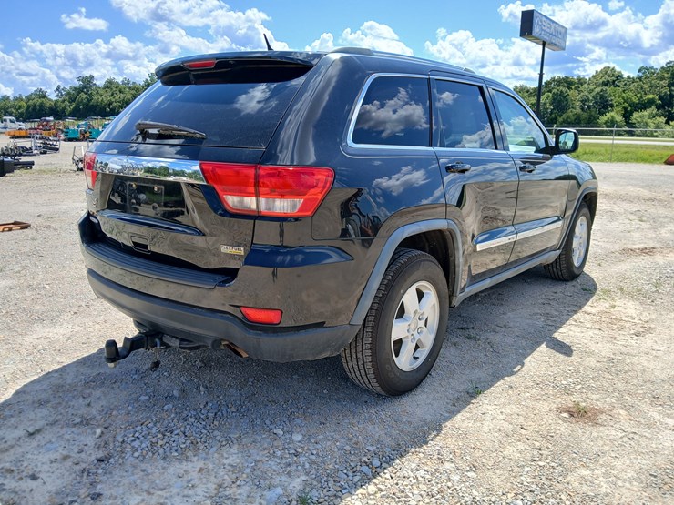 2011-jeep-grand-cherokee-image-6