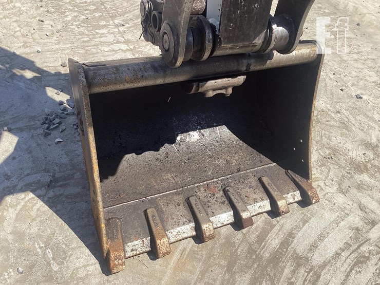 2016-takeuchi-tb260-image-13