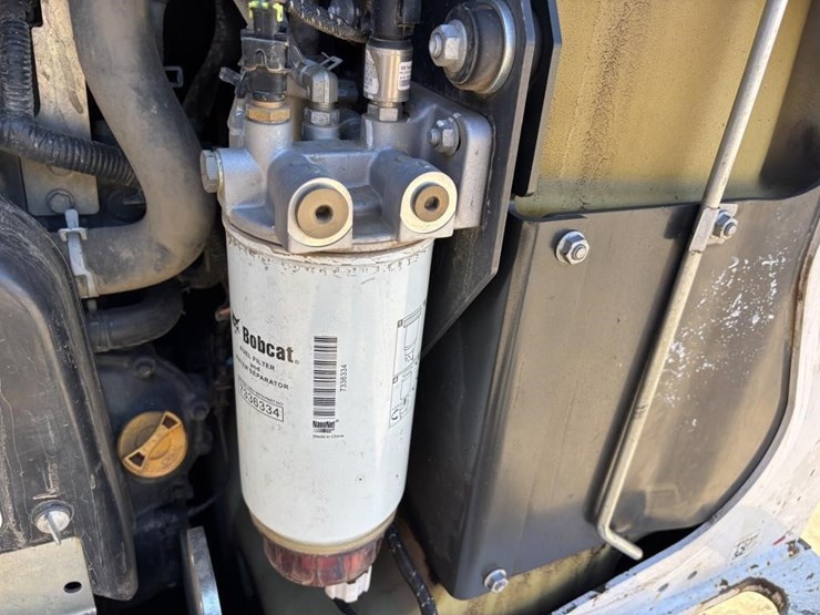 2021-bobcat-t76-image-38