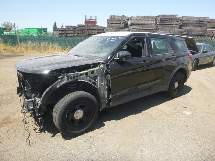 2021-ford-explorer-image-2