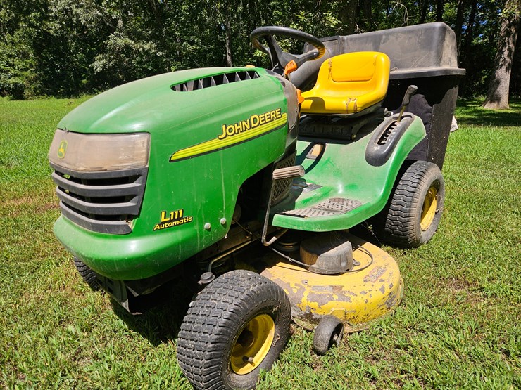 john-deere-l111-image-1