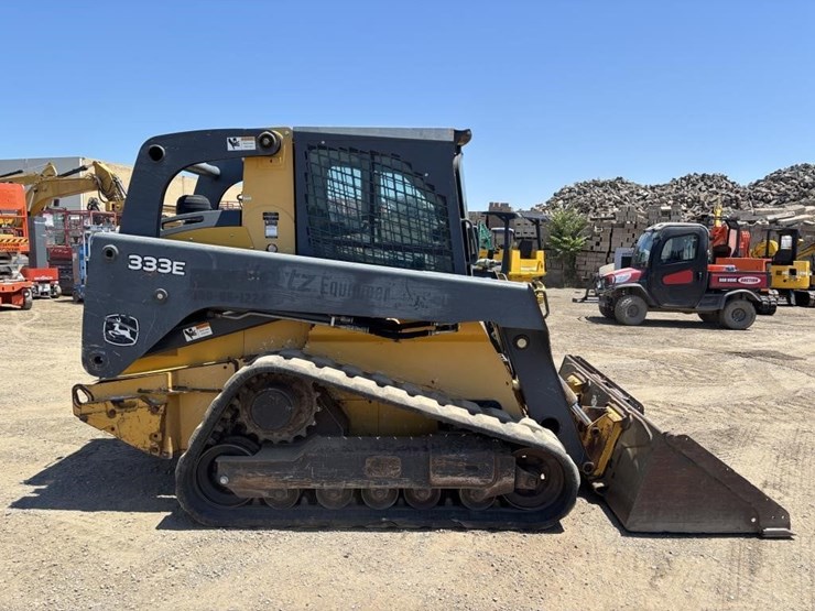 2015-deere-333e-image-7