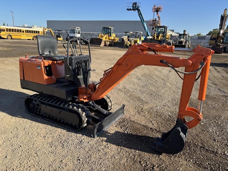 kubota-ex-7-hydraulic-excavator-image-2