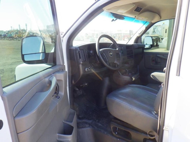 2013-chevrolet-express-3500-image-5