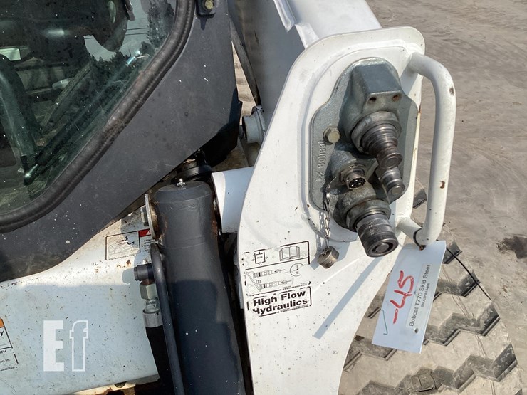 2015-bobcat-t770-image-11
