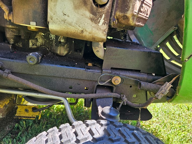 john-deere-l111-image-23