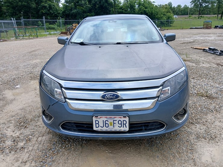 #20656-•-2012-ford-fusion-passenger-car-image-12