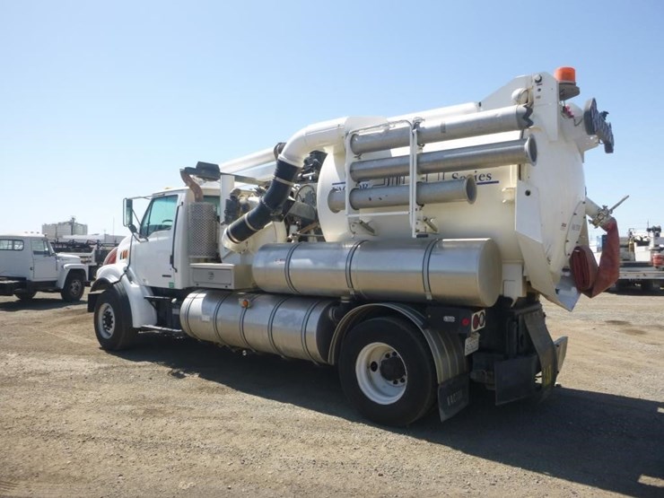 2000-vactor-2100-image-4