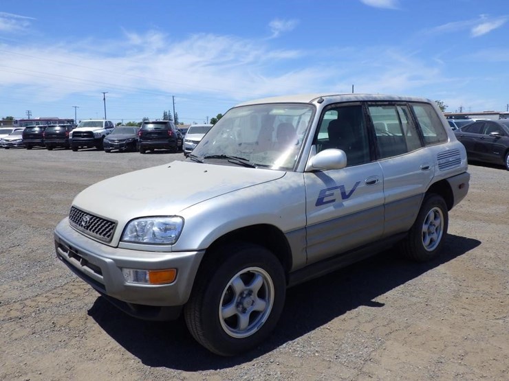 2002-toyota-rav4-image-1