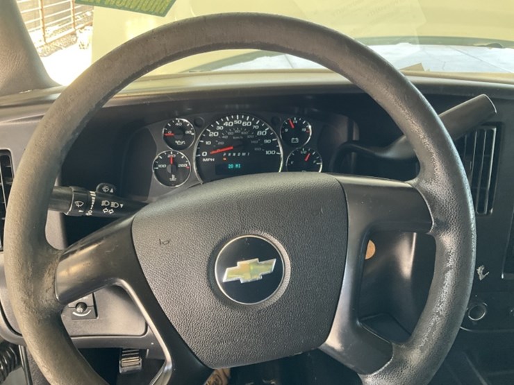 2013-chevrolet-express-2500-image-18