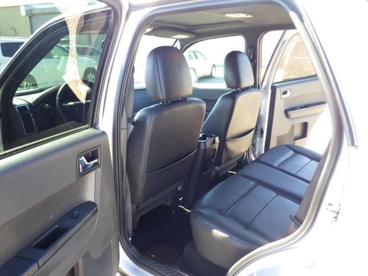 2012-ford-escape-image-7