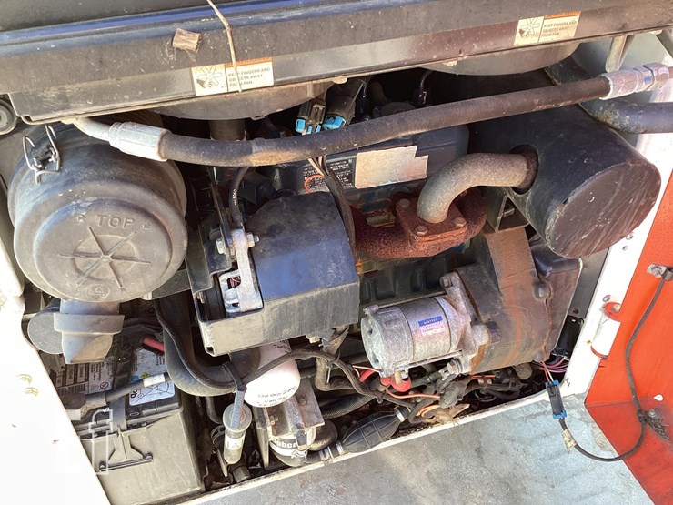 2014-bobcat-s70-image-12