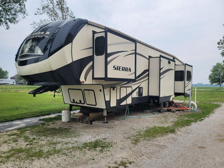 #20735-•-2017-forest-river-camper-image-1