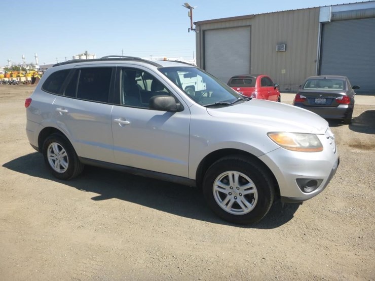 2010-hyundai-santa-fe-image-2