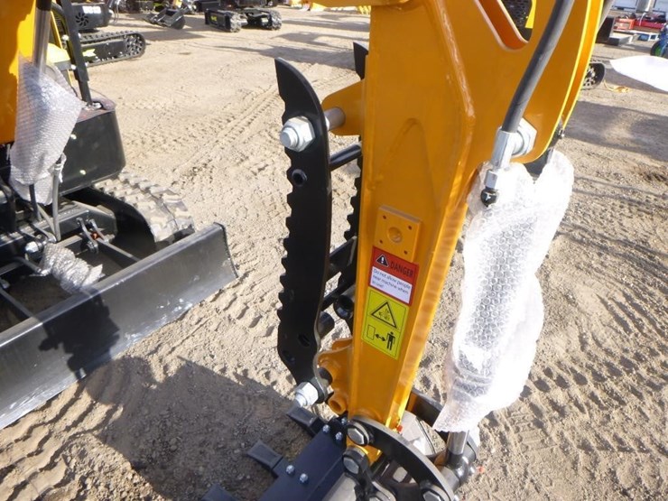 2025-vicsec-vc15-hydraulic-excavator-image-12