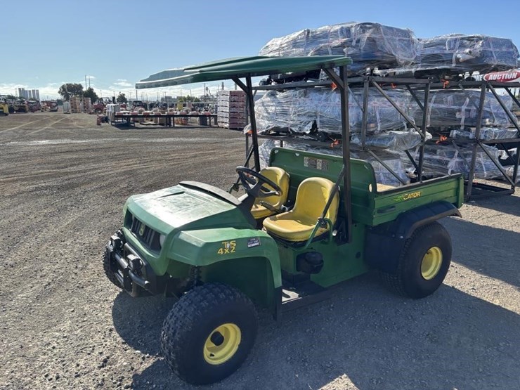 2012-john-deere-gator-image-1