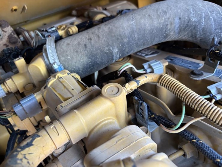 2016-caterpillar-259d-image-42