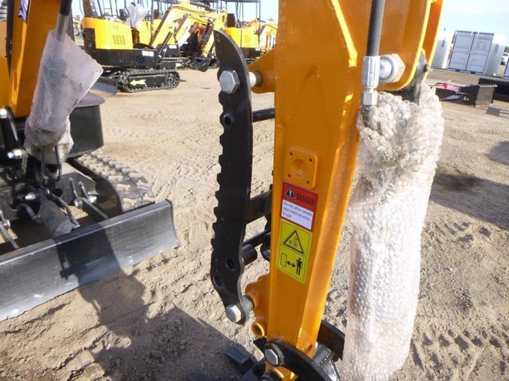 2025-vicsec-vc13-hydraulic-excavator-image-12