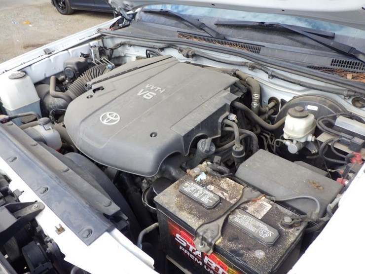 2014-toyota-tacoma-image-9