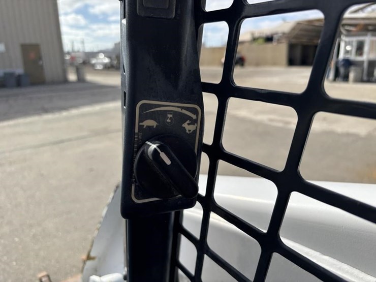 2019-bobcat-t590-image-25